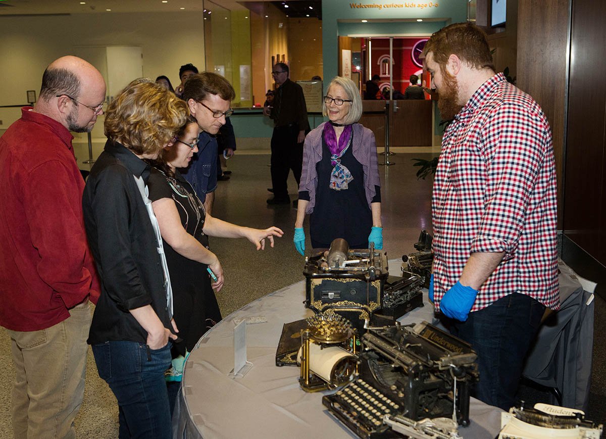 TypewriterRodeo's tweet photo. #tbt to one of our favorite gigs, when the @smithsonian @amhistorymuseum had us type poems for guests -- and brought out some of their old typewriters to show off! 😍 #typewriterenvy #typewriterrodeo #typewriterpoetry #smithsonian #dc #typewriters #dreamgigs https://t.co/f8k5bUeePf