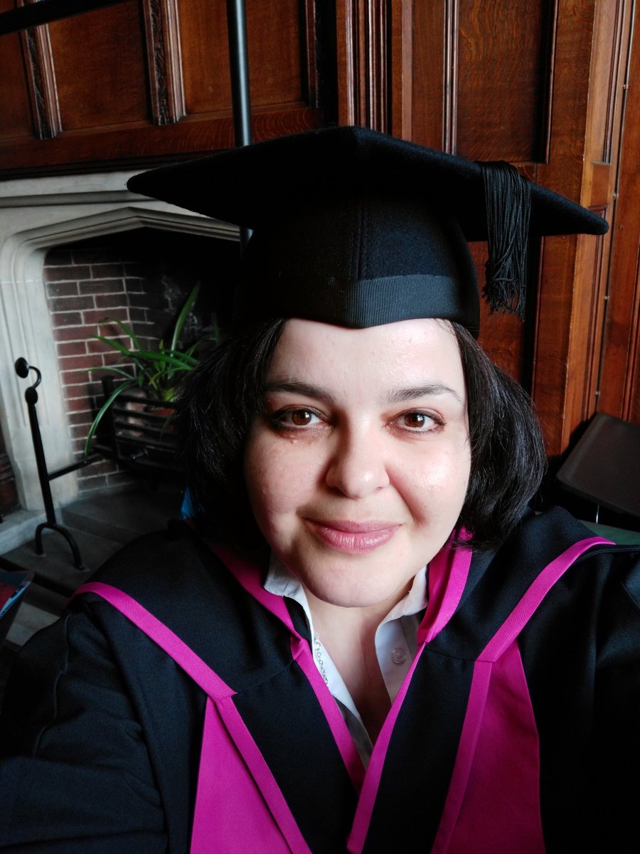 AngelikPapadaki's tweet photo. A proud @UofGlasgow graduate, today handing out degrees @BristolUni #feelslikegraduatingagain #notaselfieperson #todayisanexception https://t.co/EU8KRdNnOB