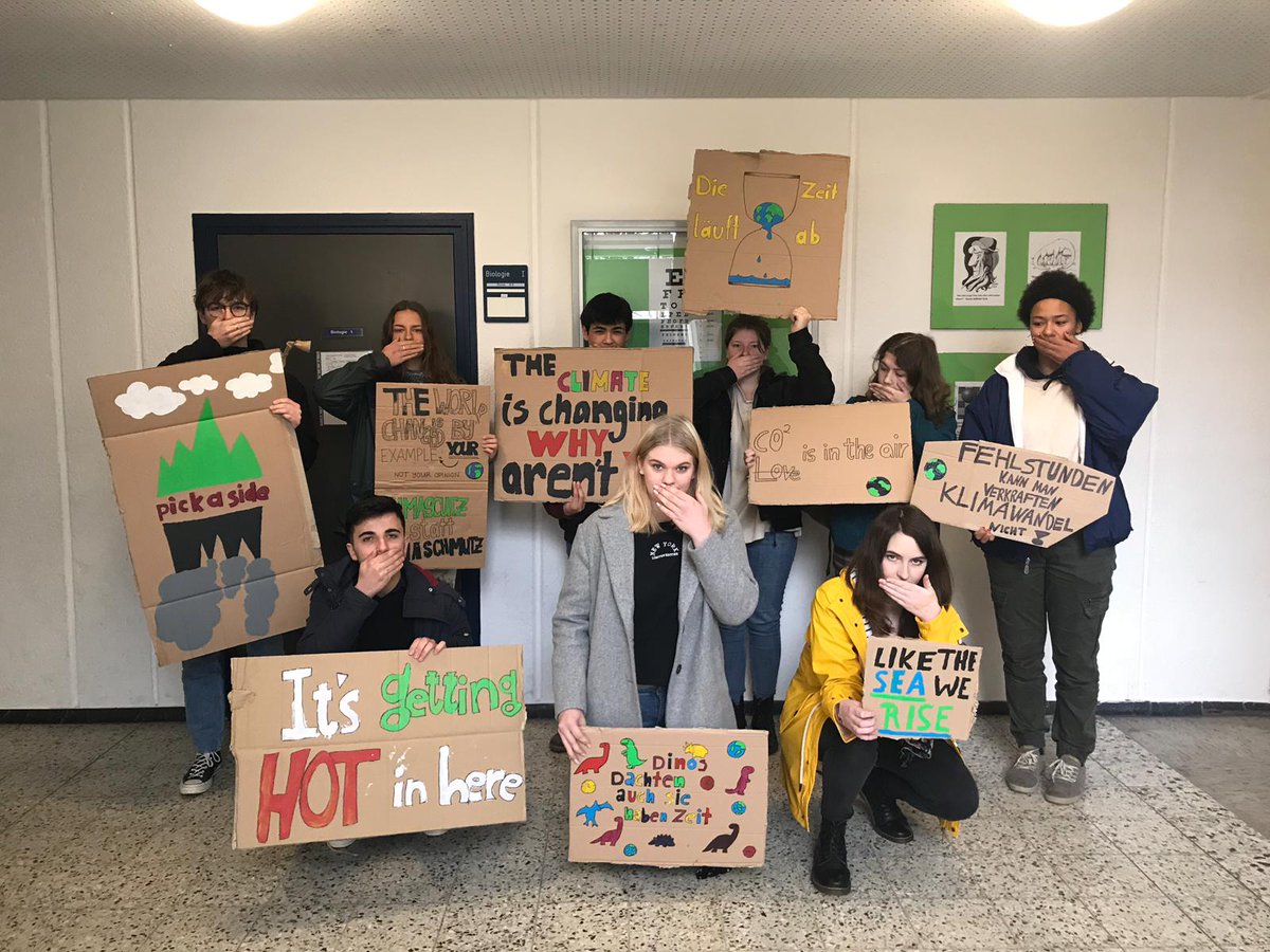 Solidaritätsgrüße aus Erkelenz! 
#wirbleibenlaut #ClimateJustice #AlleDoerferBleiben #FridaysForFuture