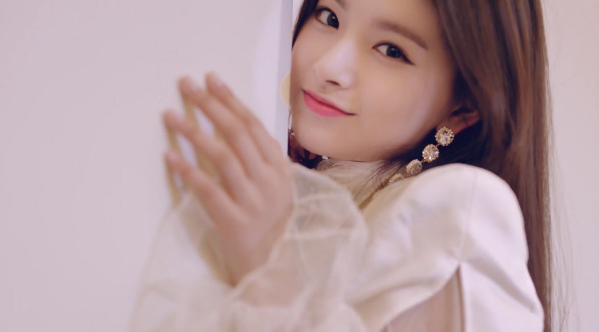 Η #イーレン ετικέτα στο Twitter