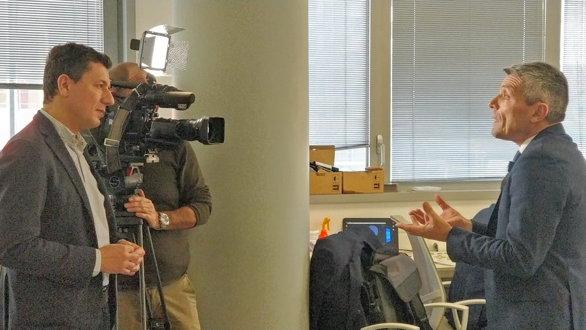 PoliHub's tweet photo. Il nostro CEO @StefanoMainetti ha raccontato al @tg1online Economia cos'è e come funziona #PoliHub e l'ecosistema del @polimi. Sono state intervistate anche le nostre startup incubate @Medea_srl e #MathandSport.
Stay tuned per vedere il servizio! https://t.co/jTzUAnMFp6