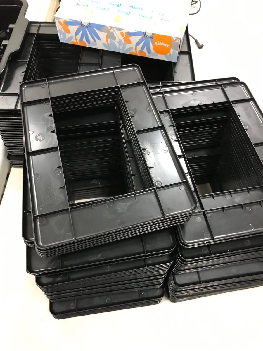 mdiaz112's tweet photo. Art teachers or any D112 staff - can you use these plastic frames? I need your response today. They are the same size as the new iPads. #engage112 #112leads #GB112 https://t.co/pfd1aRT2aT