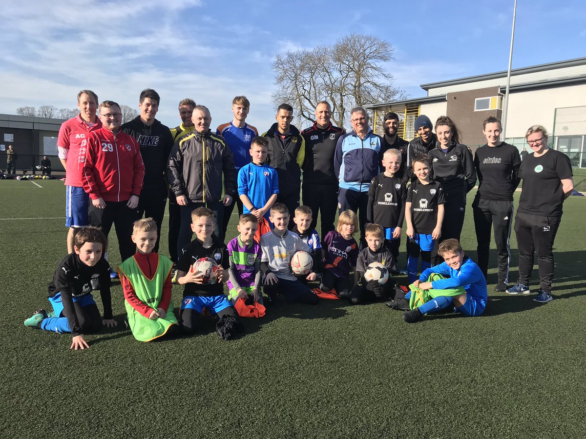 CluxtonNeil's tweet image. Academy boys linking with FA Coaches today