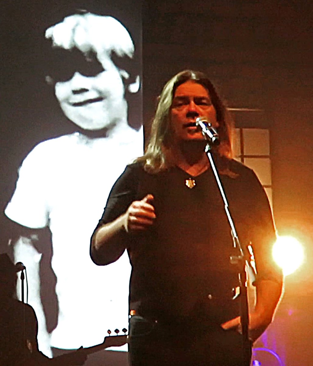 LyndaHere's tweet photo. The one thing FB gets right: Memories. From a year ago today, @alanthomasdoyle (X 2) at the Peterborough #ComeOutWithMe Tour show, singing Somewhere In A Song. https://t.co/S8OgM6BhDB