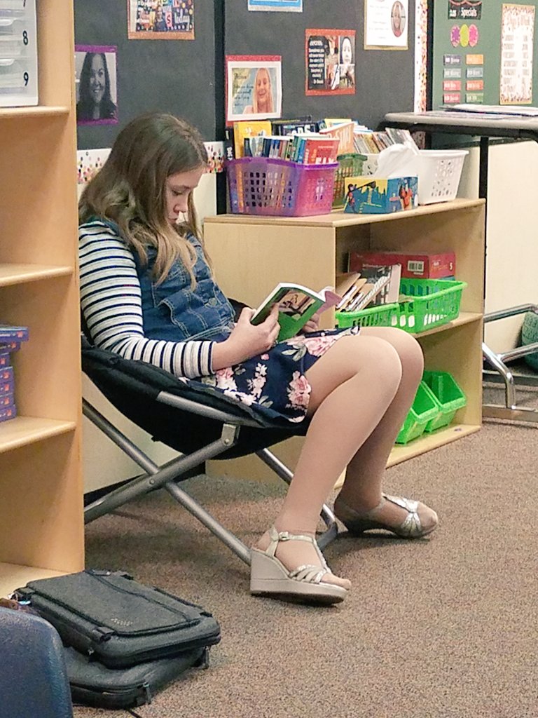 bethanson217's tweet photo. I can wake up a total grump in a slump but watching my students read will always lift my spirits and warm my heart 😍 #5thgrade #knightsofnewell #wearegips https://t.co/Cn37UBBrP8