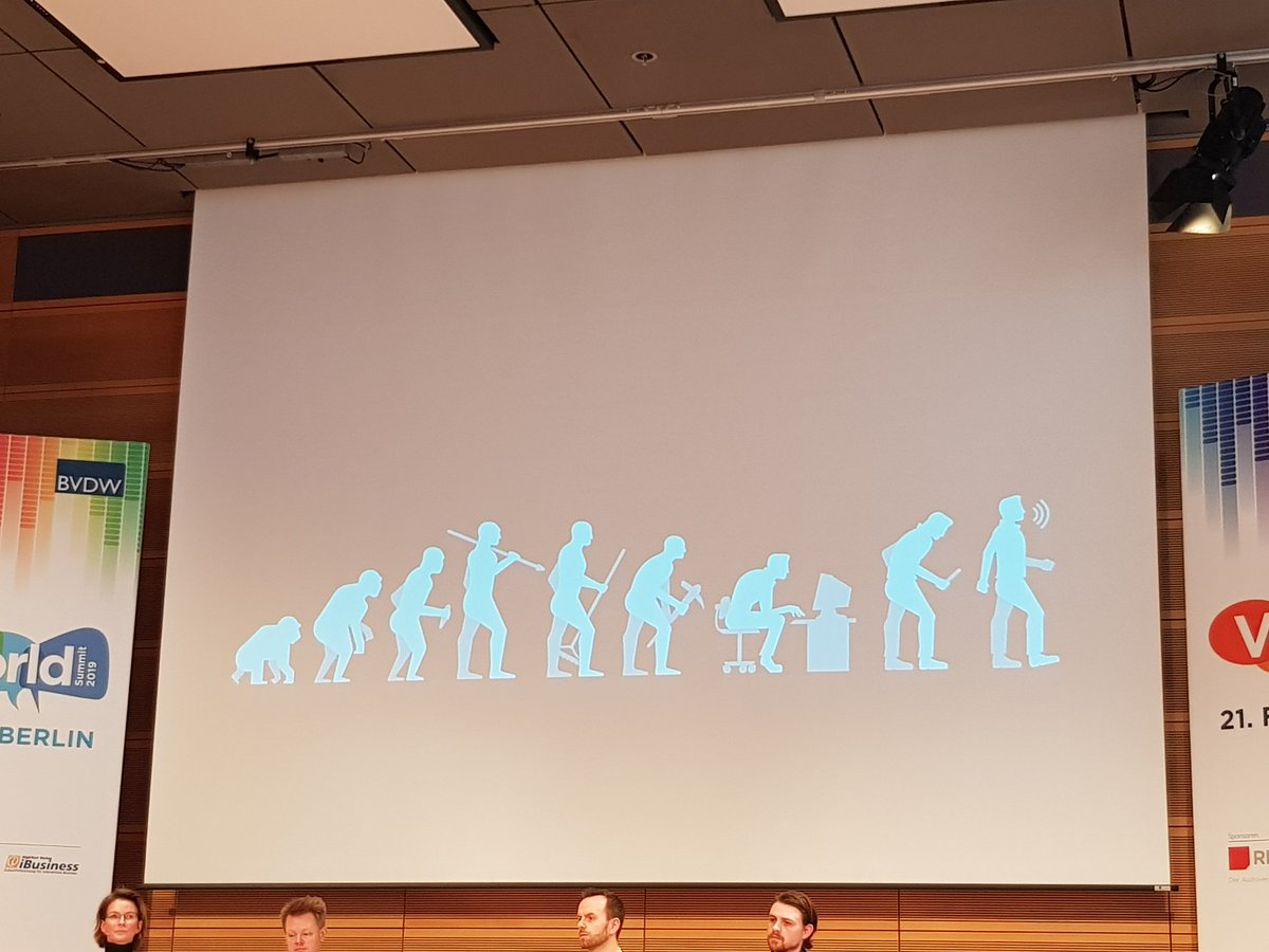 philipp_schulte's tweet photo. Eine spannende Tagung zum Thema voice assistant #bvdw #VoiceWorldSummit https://t.co/W6rDuPRcsG
