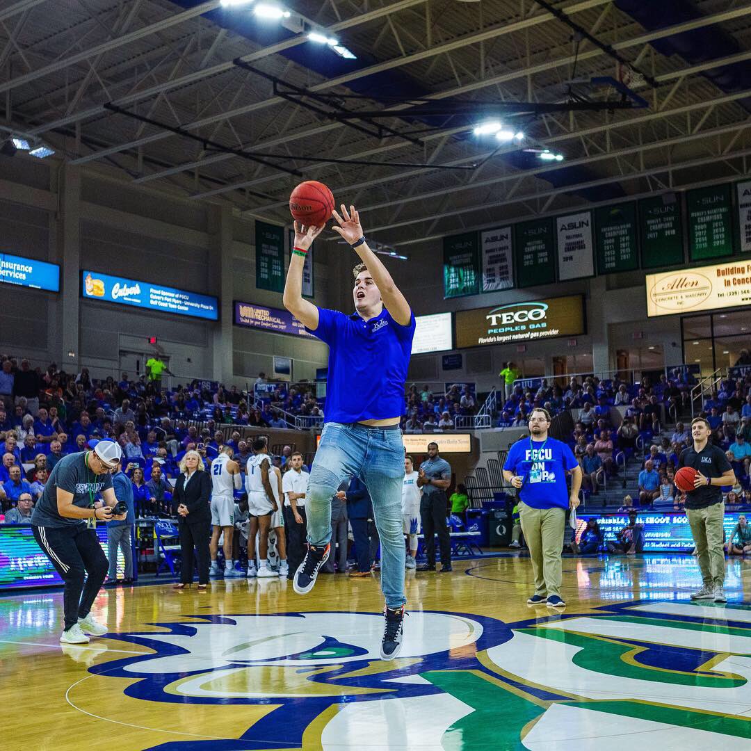 AdVentureSWFL's tweet photo. We gave away eight $1,000 Half Court Shots at last night’s @FGCU_MBB huge victory over Lipscomb. No one hit it, but here are a few action shots 🤙🏼 We loved the energy in the crowd, especially the student section!  Great job @PikeLambdaXi and @FGCUKappaSigma #WingsUp https://t.co/2P7N68cHs9