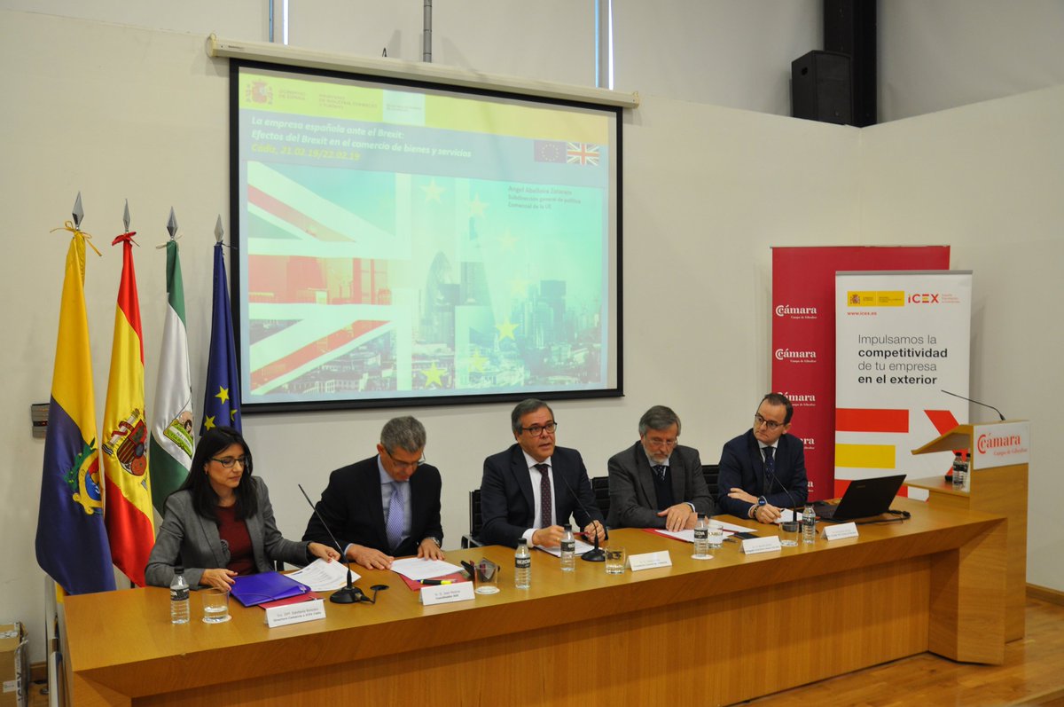 SE_Comercio's tweet photo. #ComercioInforma: dos nuevas jornadas divulgativas "La empresa española ante el Brexit". En Almería y Algeciras. Tras 35 jornadas, más de 2.500 empresas ya se han preparado ante los #EfectoBrexit. https://t.co/D4hZwdibbu