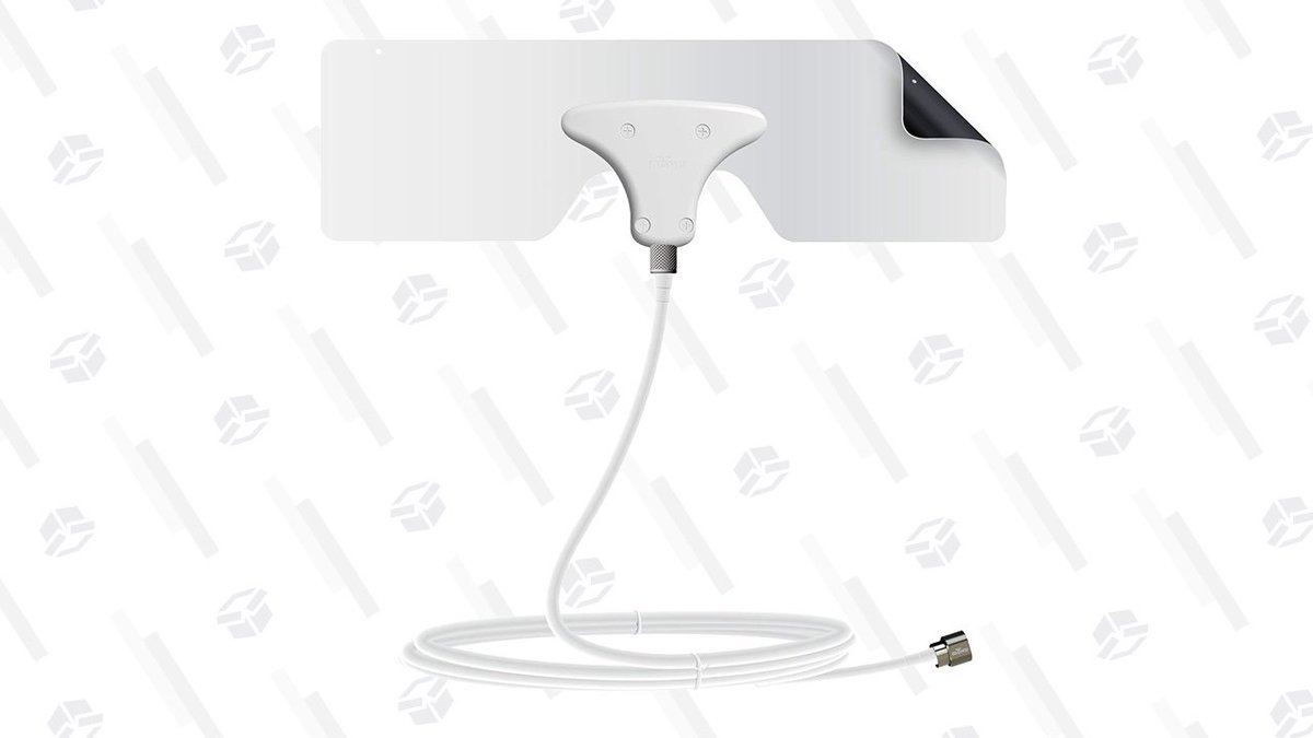 KinjaDeals's tweet photo. Mohu's smallest HDTV antenna is just $13 right now. https://t.co/Is0jBLZS9U https://t.co/ONNz8XJ72y
