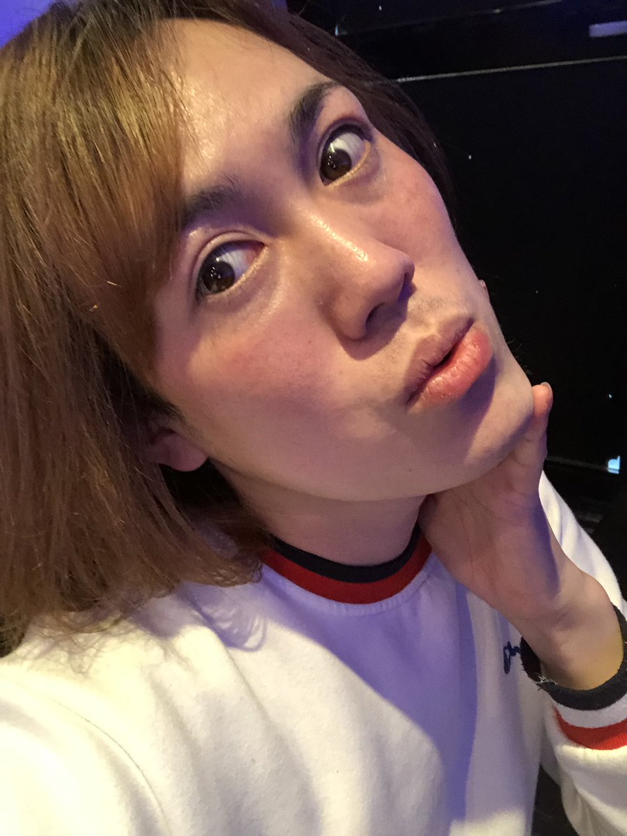 nanakatheearth's tweet photo. 吉沢亮カッコいいね😂w
俺も若い時は吉沢亮みたいだった今日この頃みなさんお疲れ様でしたwww

二丁目のママが俺の携帯で写メ撮って100枚ぐらいあったから全部消したけど消す前に載せといてあげるねwwww

#歌舞伎町 #新宿 #新宿2丁目 #バー #ホスト #吉沢亮 #エクシード #barplay #としきママ #うぜーw https://t.co/fWy0gKG96o