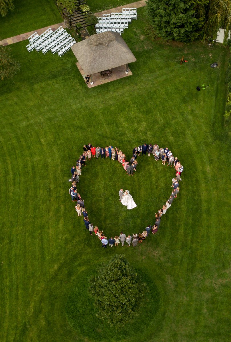 RDroneography's tweet photo. Contact us for more information on our drone wedding service 
https://t.co/kTcBSVec3e 
#drone #weddingphootography #dronewedding #WeddingPlanner #weddingvideo https://t.co/bidCSjrP0j