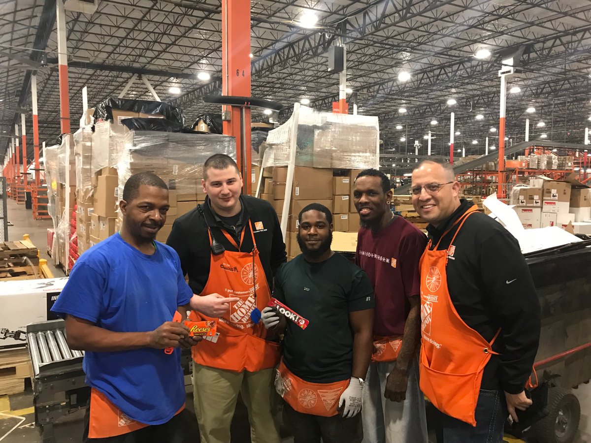 “L👀K”at the many “Reese’s” why Keenan and Traelyn do an amazing job on 🐼 3&amp;4!!! #ThankYou