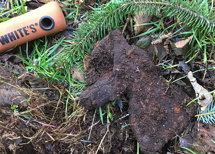 KellycoDetector's tweet photo. Check out the Treasure Find of the Week. Neil went #metaldetecting on a hike with his @whitesdetector #MxSport #metaldetector where he found this axe head! He's now in the running for ta $50 Kellyco gift. #whites #dirtfishing #metaldetectors https://t.co/lKdDMG3sP6 https://t.co/GkhOabXJXV