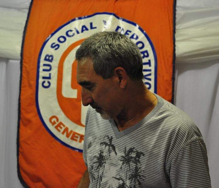 Se les informa que el presidente del #DeportivoRoca Jorge Escaris dejará su cargo luego de 8 años en la institución.