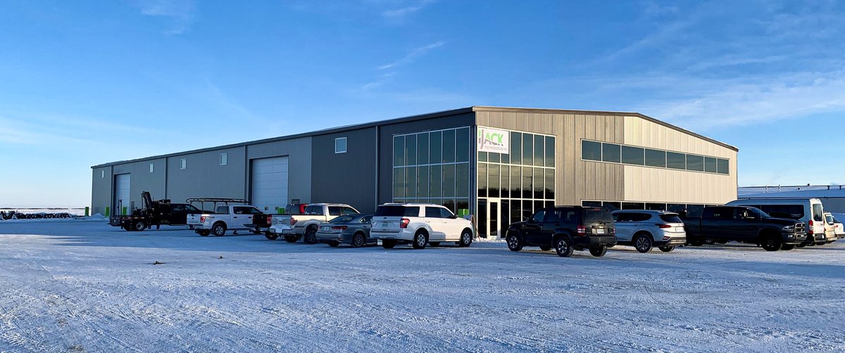 MetalCorBS's tweet photo. The grand opening @IJACK_TechInc in Saskatchewan looked like a great success! The multi-colour "Insulated Metal Panels" give the building a very unique and clean look. #metalcorbuildingsystems #steelconsturction #preeng https://t.co/D8bp99js7V