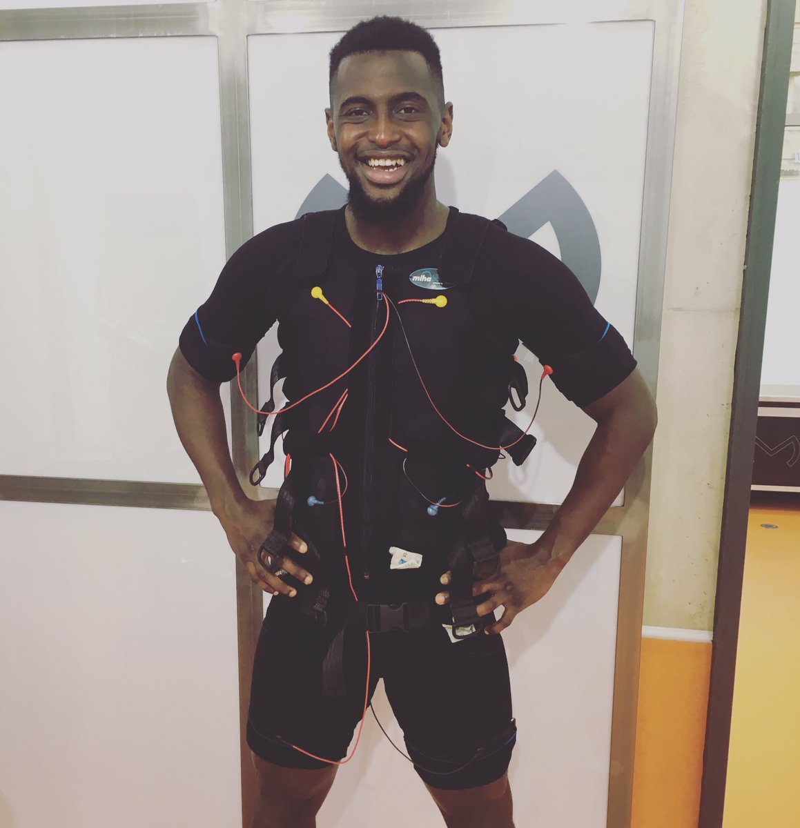 MarcBarisano's tweet photo. Visite découverte pour le Footbaleur pro Jackson Mendes, de Lyon Duchère A.S. chez MyoDojo Lyon !
#myodojo #oken #mihabodytec #mihabodyteclyon #ems #electrostimulation #studioems #sport #sporthautniveau #preparationphysique #teammihabodytec #lyon #foot #football #lyonduchereas https://t.co/Sbw1ABa0kB