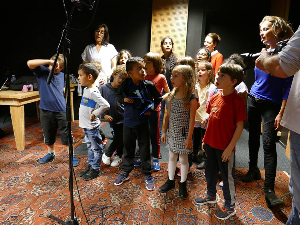 Le_LABA's tweet photo. C'est la journée internationale la langue maternelle @UNESCO ! Le projet #MigratoryMusics valorise les langues maternelles & l'identité culturelle de chacun à travers un dispositif innovant d'accueil d'enfants migrants allophones au sein de l'école & ville. #MotherLanguageDay https://t.co/QaQUrSlHpN