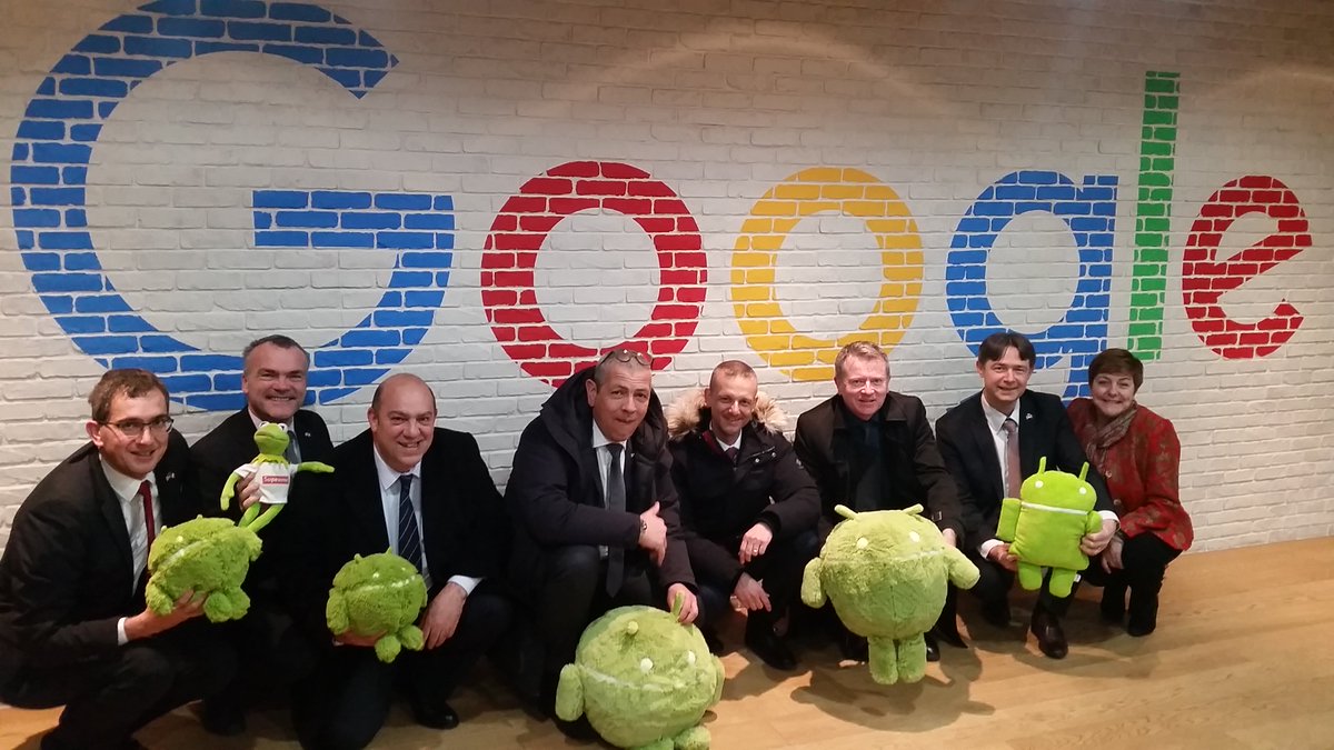 IHEDN's tweet photo. Les auditeurs de la 55e #SN_AED poursuivent leurs travaux sous la neige, à Washington
pour aller sur leurs traces ► https://t.co/th1aNM8Rvt https://t.co/ZNdvYuER7M