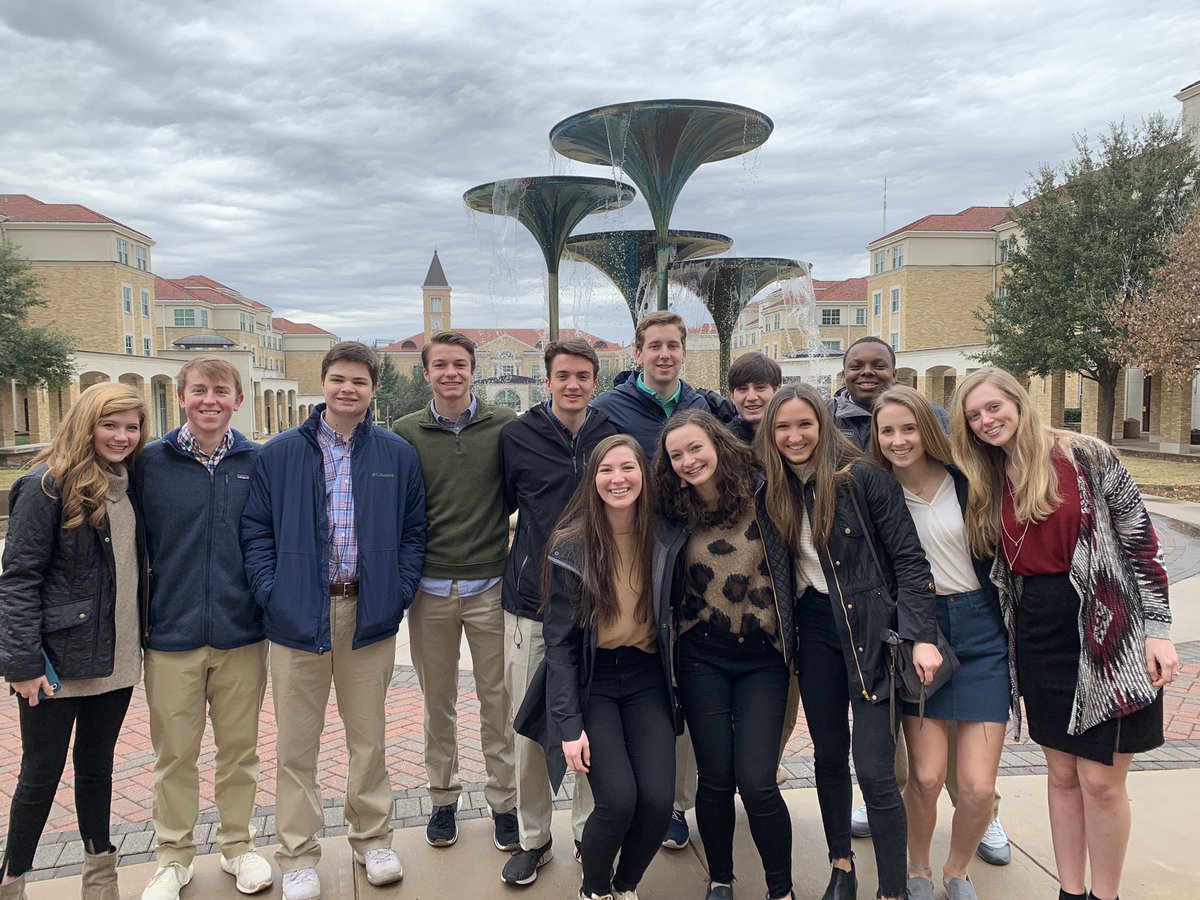 taknightsfan's tweet photo. The fountain at TCU with all the symbolism for the TCU experience https://t.co/DNyGBRcsS3