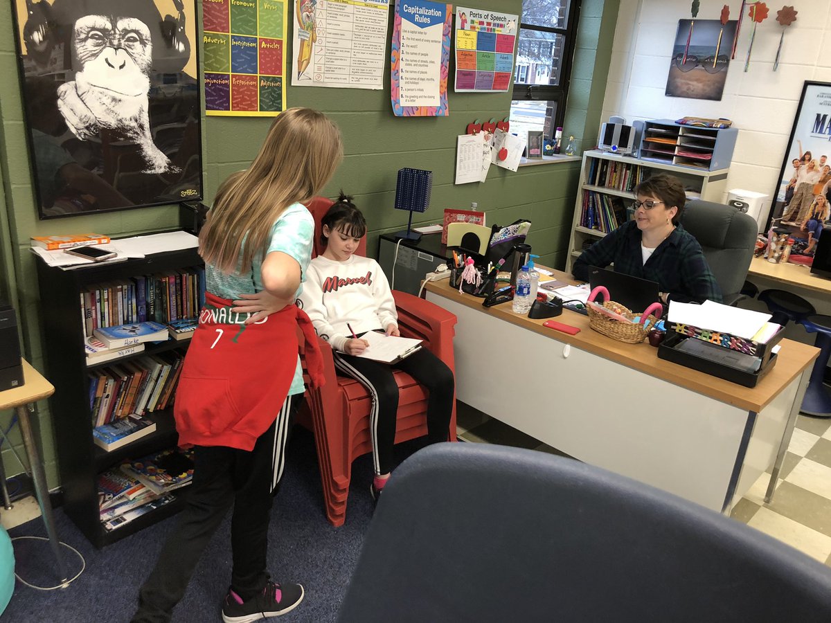 TeamBryant10's tweet photo. Preparing to create Chatbots for different users in #Innovation101! #SperrengFlyers had conversations with teachers, parents, and 5th Graders using Google Hangout! #LindberghLearns @Doug_Barton_ https://t.co/bmUQ2q7mM7