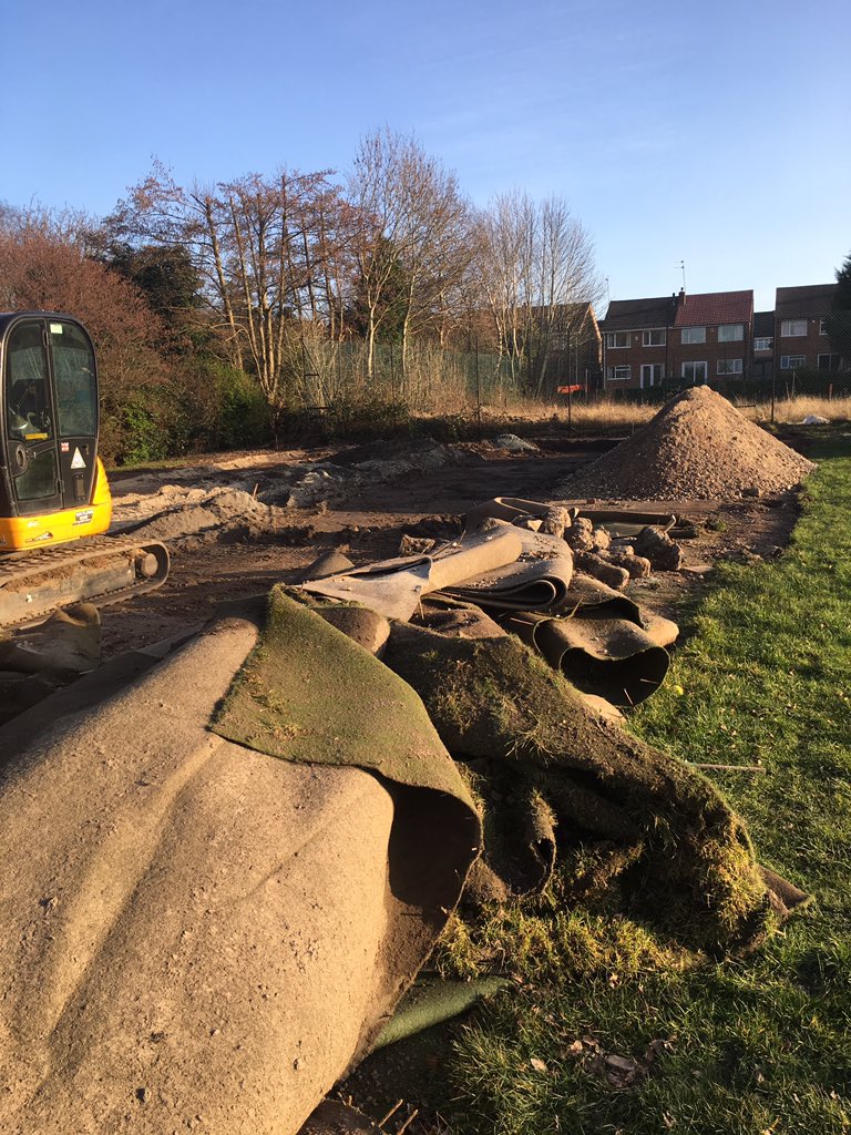 KingsHeathCC's tweet photo. UPDATE | Massive progress on the net refurb today!! #KHCC #seasoncountdown #netrefurb #netbuild #progress https://t.co/M050dLNhcg