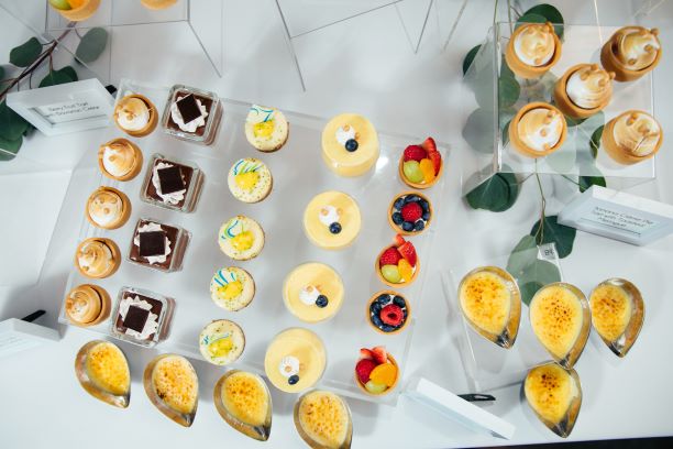 cateringsnow's tweet photo. Looking for an alternative to the classic wedding cake?

We love these miniature desserts! https://t.co/Bg8kJrL75e