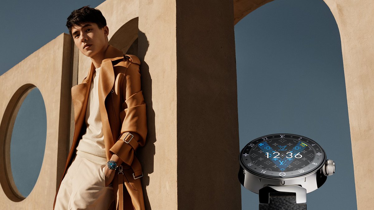 Louis Vuitton unveils new Tambour Horizon connected watch and Horizon  wireless earphones - LVMH