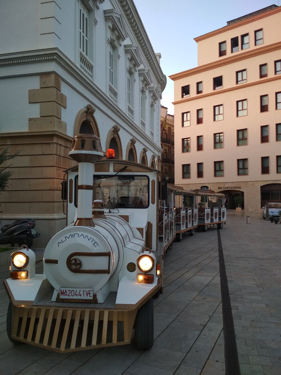 Esta noche estamos en los #PremiosExcellence #Excellence2019Cartagena y nuestro <a href="/AlmiranteTren/">Tren Turistico Cartagena</a> ha recibido a los invitados para trasladarlos hasta el <a href="/El_Batel/">Auditorio El Batel</a> dónde se está celebrando la gala del mundo de los #Cruceros con <a href="/CruisesNewsMG/">CruisesNews Media G.</a>  en #CartagenaSpain  <a href="/PuertodeCtg/">Puerto de Cartagena</a>