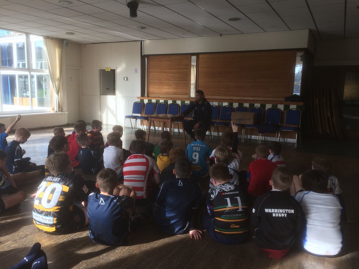 SaleSharksFdn's tweet photo. .@WarringtonRUFC camp attendees were treated to a coaching session and a Q&A session with @DennySolomona this afternoon!
#BestTeamMate #DevelopingTheSharksDNA https://t.co/iop08rpXXs