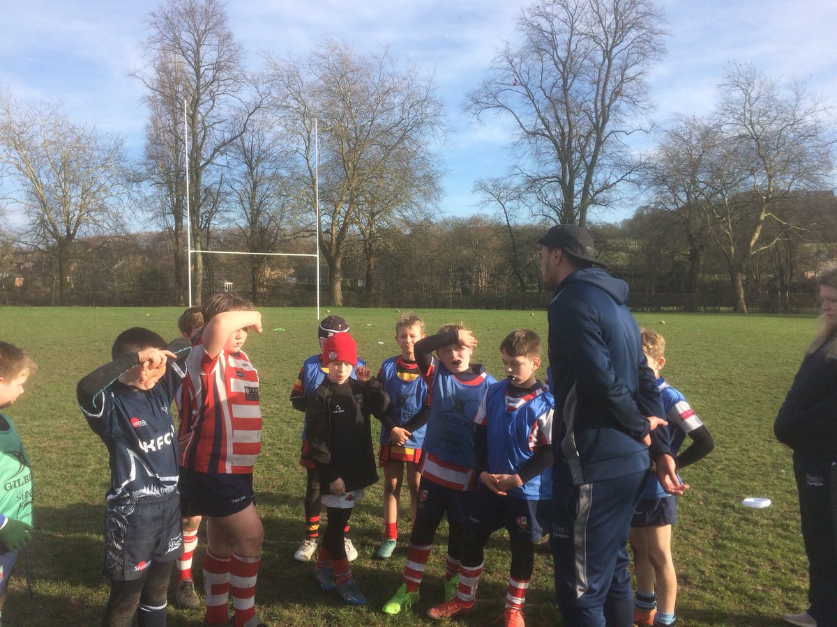 SaleSharksFdn's tweet photo. .@WarringtonRUFC camp attendees were treated to a coaching session and a Q&A session with @DennySolomona this afternoon!
#BestTeamMate #DevelopingTheSharksDNA https://t.co/iop08rpXXs
