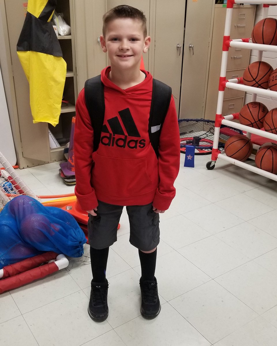 carrietesta31's tweet photo. This morning, as we were getting in the car, he boldly proclaimed, "I look really nice today!"
#exudingconfidence #humblelikehisgreatgrandfather #judeevan https://t.co/3z0FLBHBed