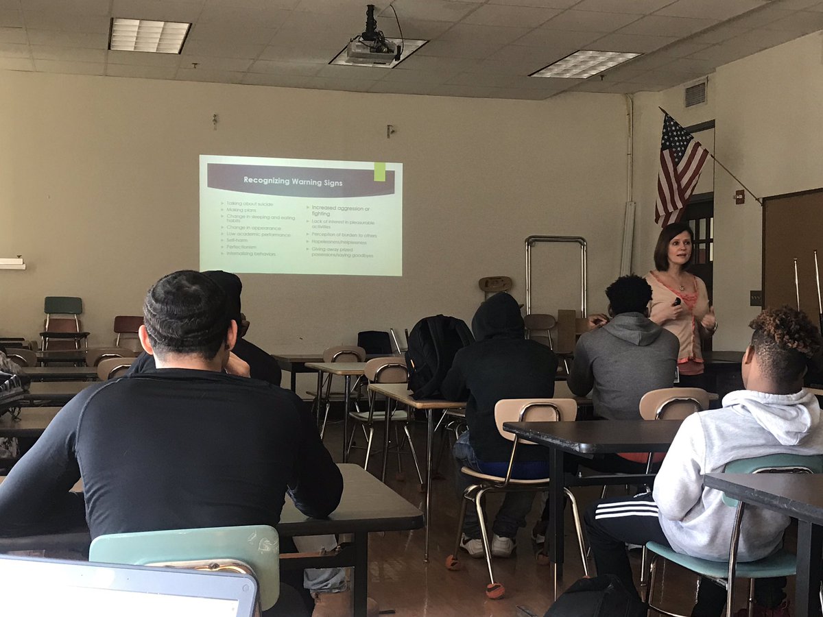 Mental health is our emotional, psychological, &amp; social well-being. It affects how we think, feel, &amp; act. Our Social Workers are having a Mental Health Awareness Day <a href="/EastMagnet/">East Nashville Magnet</a>, sharing ways to handle stress, relate to others, &amp; make healthy choices. @tmajors29 <a href="/MNPSSocialWork/">MNPS Social Workers</a>