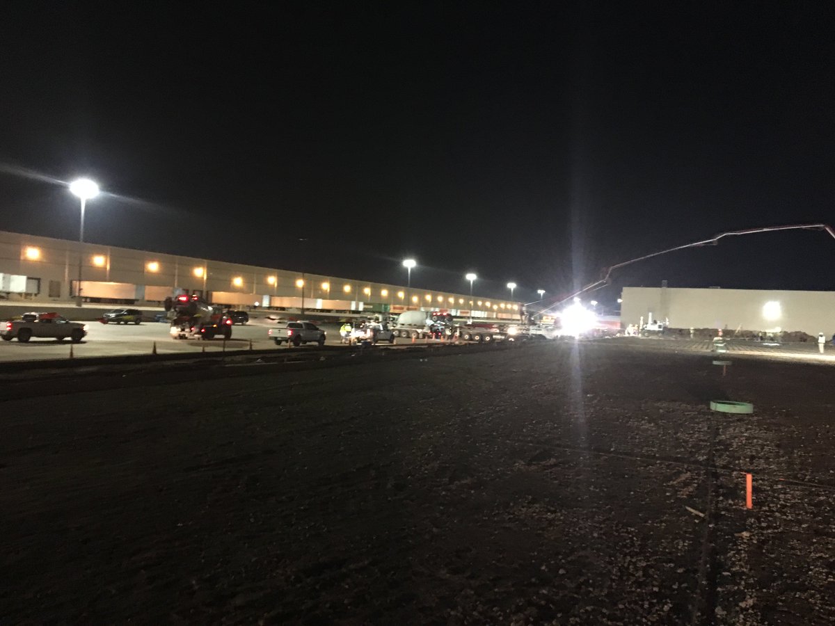 2 a.m. pour in Oklahoma City for Hobby Lobby.  Total 400 CY of concrete (approximately 28,000 SF).  This is roughly our 17th project with Hobby Lobby. #osburn #concretelife @2amconcretepours #workingallhours 📷:Chuck Tower