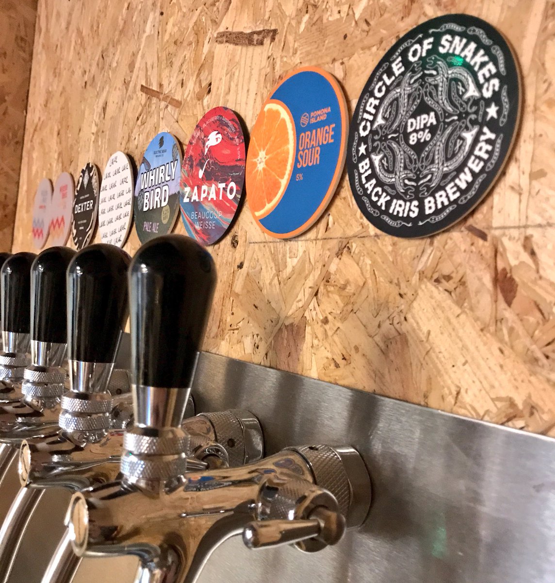 Open!!! We have a top line up including some fruity numbers from <a href="/WildsideBeers/">Wildside Beers</a> and @zapatobrew, a tasty pale from @ElectricBearUK, a lip smacking orange sour from <a href="/PomonaIsland/">Pomona Island</a> and a JUICE BOMB DIPA from <a href="/BlackIrisBrewer/">Black Iris Brewery</a> #thirstythursday #getinvolved #itsprettymuchweekend 🍻