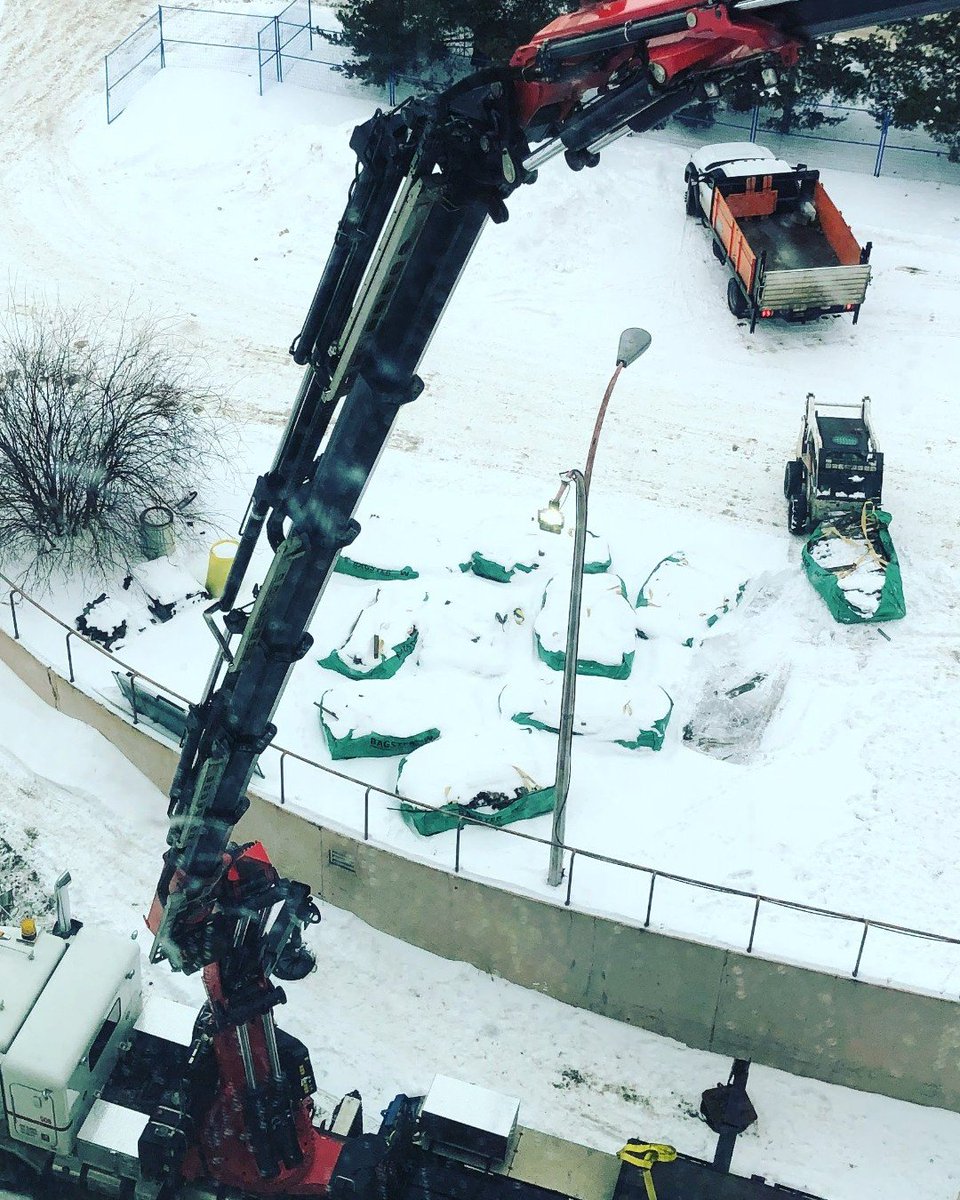 EncoreTrucking's tweet photo. You get a different perspective from up here. We love putting our boom trucks to new heights. Photo Credit: Gary Devlin. #encoretrucking #boomtruck #pickertruck #crane #yeg #lift #cranework #knuckleboom #haulandinstall #reverseknuckle #tightaccess #transportation https://t.co/qVq1pwbaIB