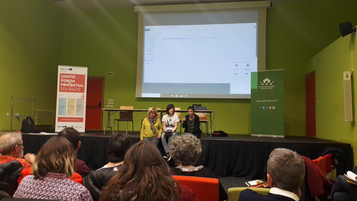 kalezkaleVG's tweet photo. Orain Kale heziketaren praktika onen inguruko hausnarketak eta kale heziketa formakuntza nazioarte mailan #Tudela #Educaciondecalle #KalezKaleVG #IRSEARABA #VitoriaGasteiz #CTPPOCTEFA #LimitisForum @CTPPOCTEFA https://t.co/3V3nyBlRsy