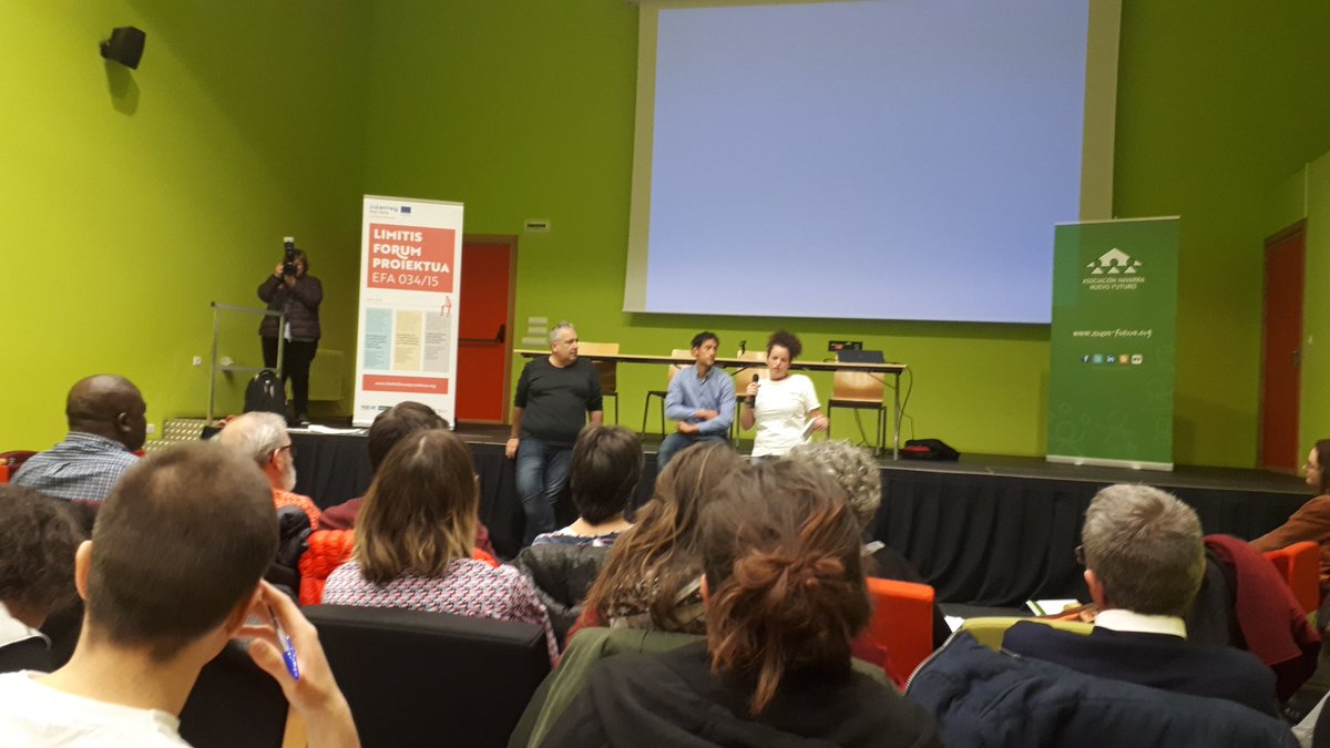 irsearaba's tweet photo. Orain Kale heziketaren praktika onen inguruko hausnarketak eta kale heziketa formakuntza nazioarte mailan #Tudela #Tutera #Educaciondecalle #kaleheziketa #KalezKaleVG #IRSEARABA #VitoriaGasteiz #CTPPOCTEFA #LimitisForum @CTPPOCTEFA https://t.co/jtPEeyhQwB