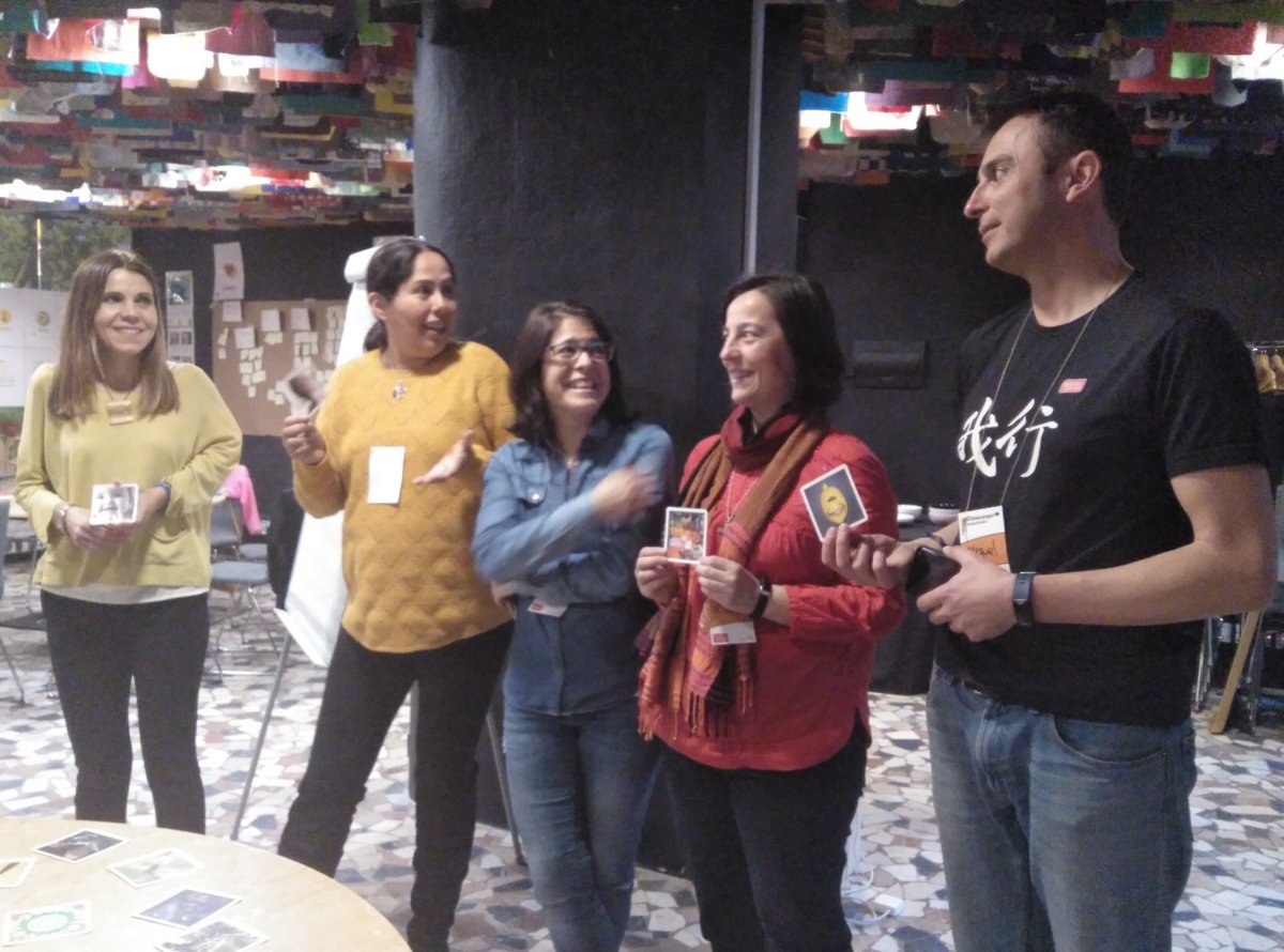 dfcspain's tweet image. Identificamos claves de la facilitación #DesignForChange con la divergencia-convergencia-síntesis: consciencia, confianza, flexibilidad entendimiento y empatía #LabICAN @ImpactHubMAD @mluengop y @agollerizo @chiquitectos @CoachSerrano @macajifi @lalunebleue_ @amllcc  #DFCSeMueve