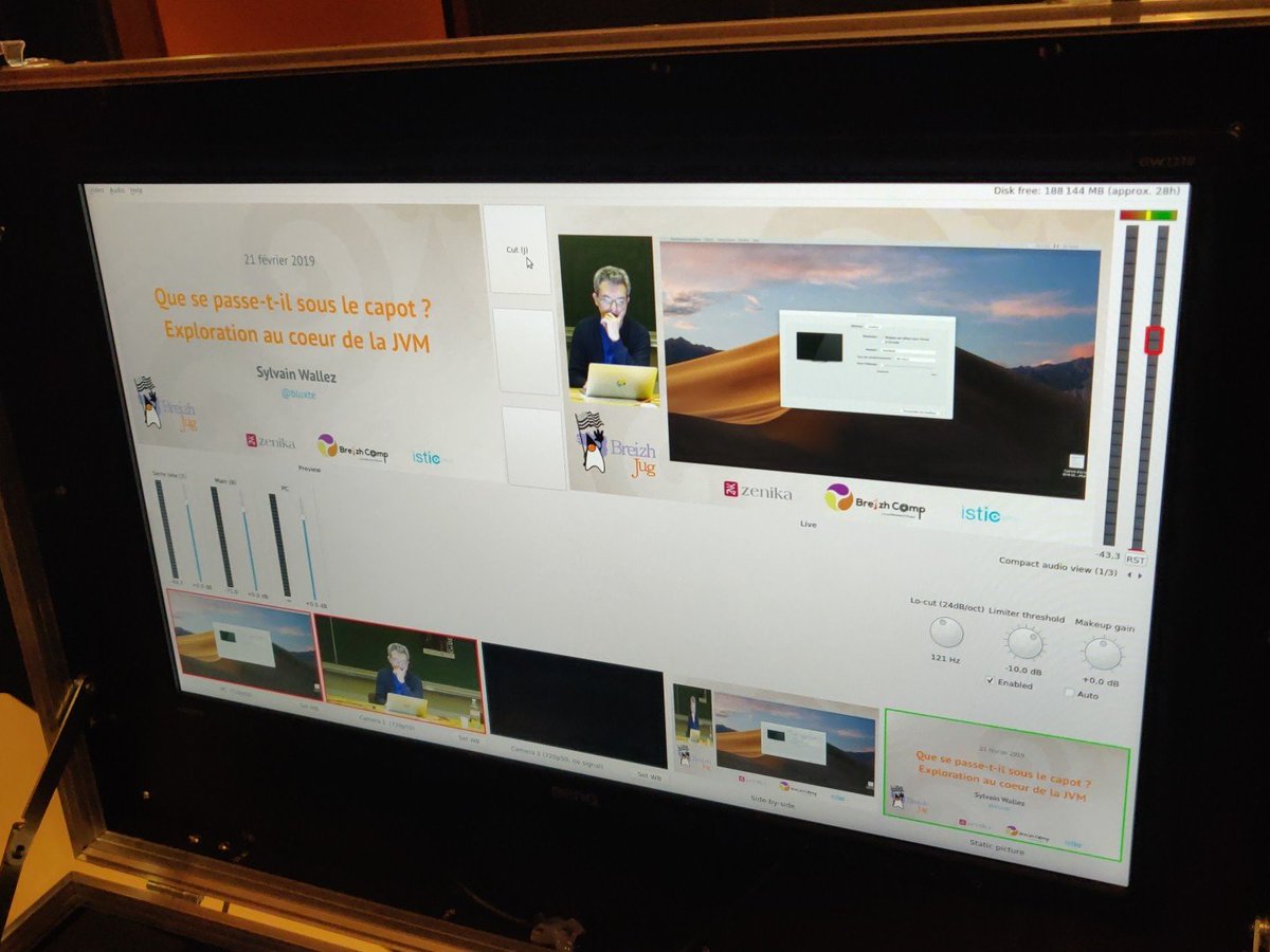 <a href="/bluxte/">Sylvain Wallez</a> en pleine réflexion avant la séance du <a href="/breizhjug/">BreizhJUG</a> de ce soir 🙂