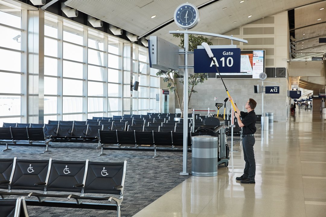 The #Maximizer™ Overhead #Cleaning tool helps you reach those hard-to-reach spots.