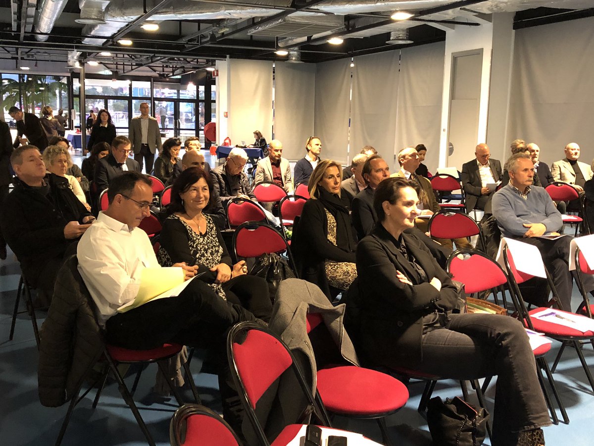 #Legranddébat, la parole aux entrepreneurs à Cannes. Trente chefs de pme, TPE et artisans présents à l’invitation de la <a href="/CCIcotedazur/">CCI Nice Côte d'Azur</a> et de <a href="/UPE_06/">UPE_06</a>