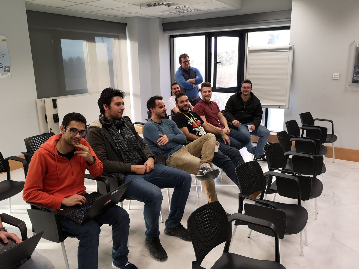 dFrontTeam's tweet image. Esta tarde estamos en la meet up sobre Angular SSR #angular #serversiderendering @CodertyStudio @aloDev