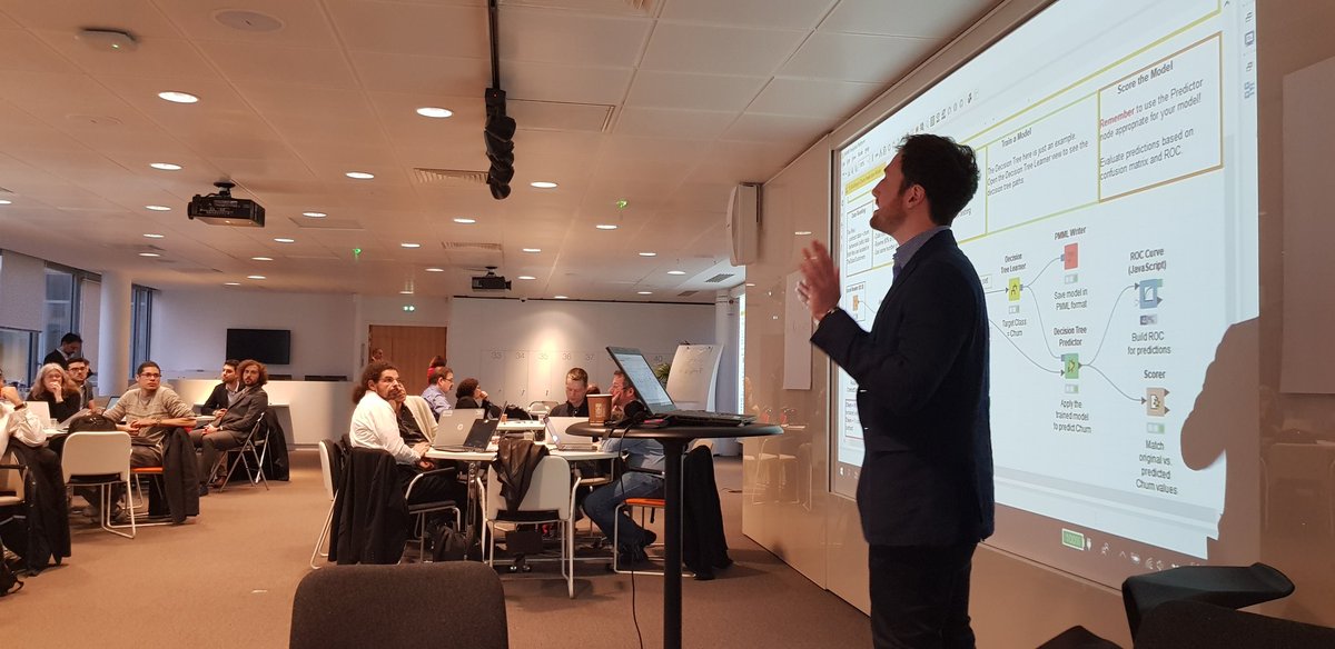 KilianThiel's tweet image. @paolotamag introducing #KNIME at the #guidedanalytics learnathon with @BD_Group and @Orange_France.