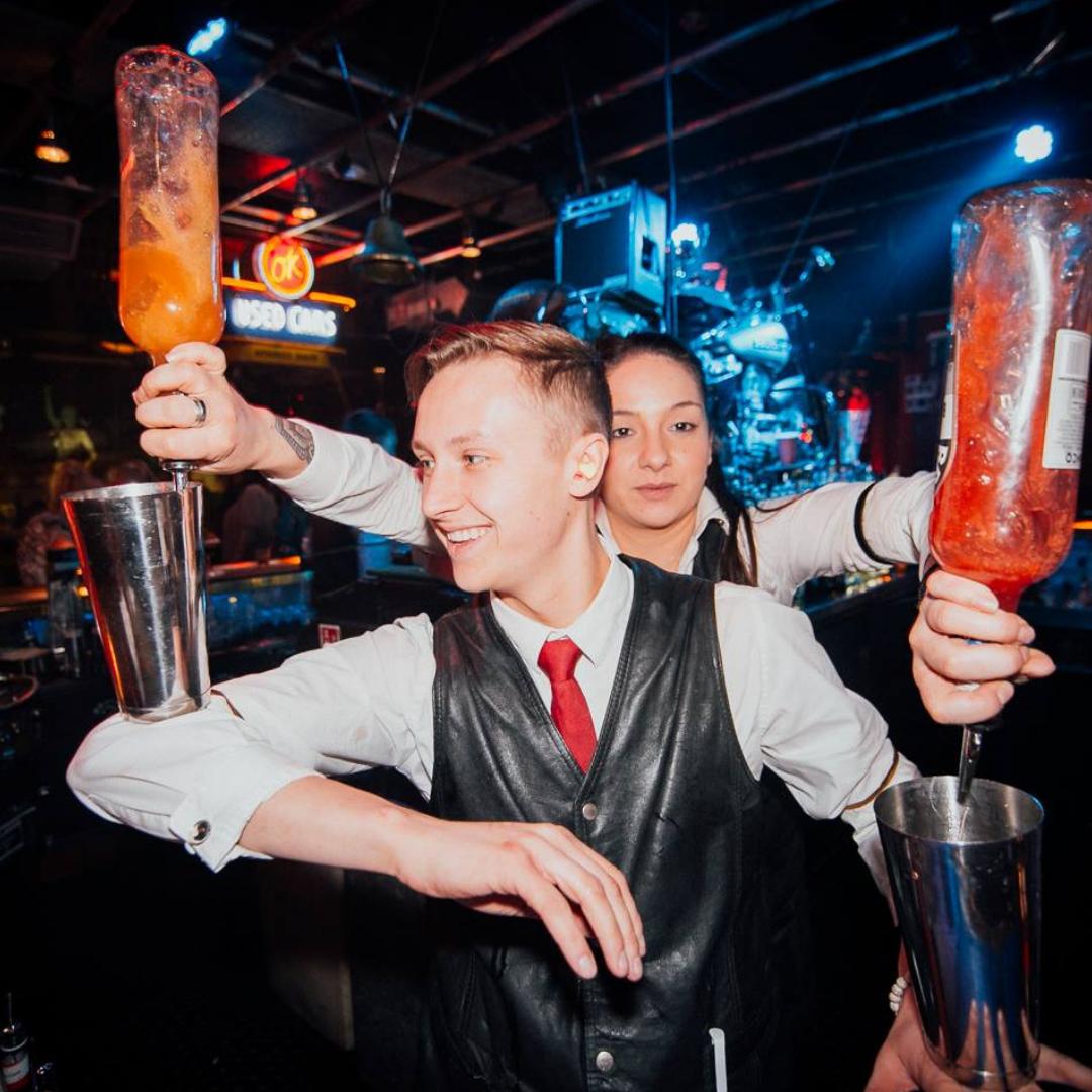 RoadhouseLDN's tweet photo. What pair! We'll catch you at the bar tonight! https://t.co/Yzd99BxwBw