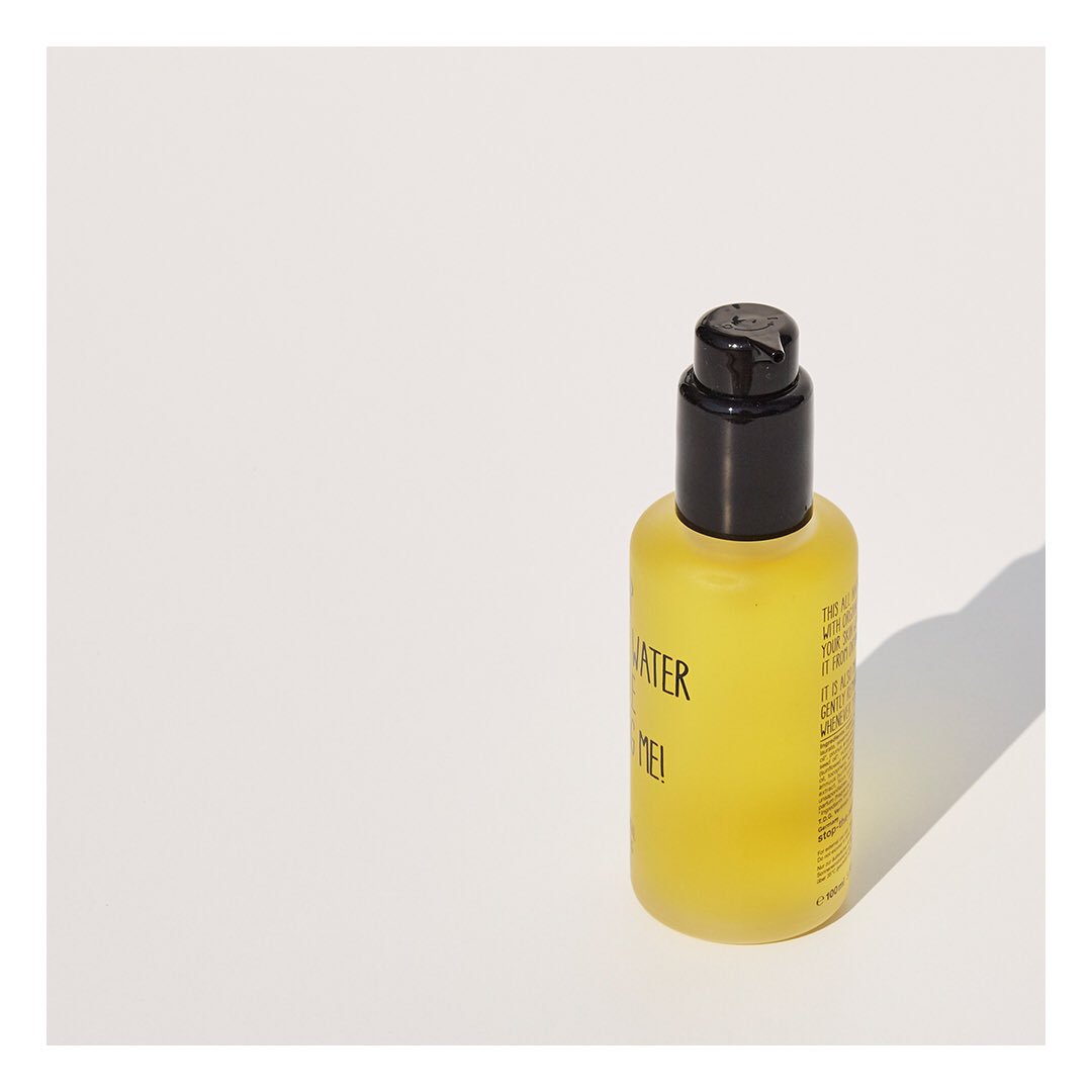 stopthewater's tweet photo. Treat your body and soul with our almond fig body oil. All natural, vegan and green 🌿
#cleanbeauty #organicbeauty #bodyoil #sustainable #giveback #greenbeauty #wholefoods #sustainablebeauty #naturalbeauty #waterlove #greenbeauty #organicbodycare #stopthewaterwhileusingme ⠀
⠀ https://t.co/mKbGSpqA9I