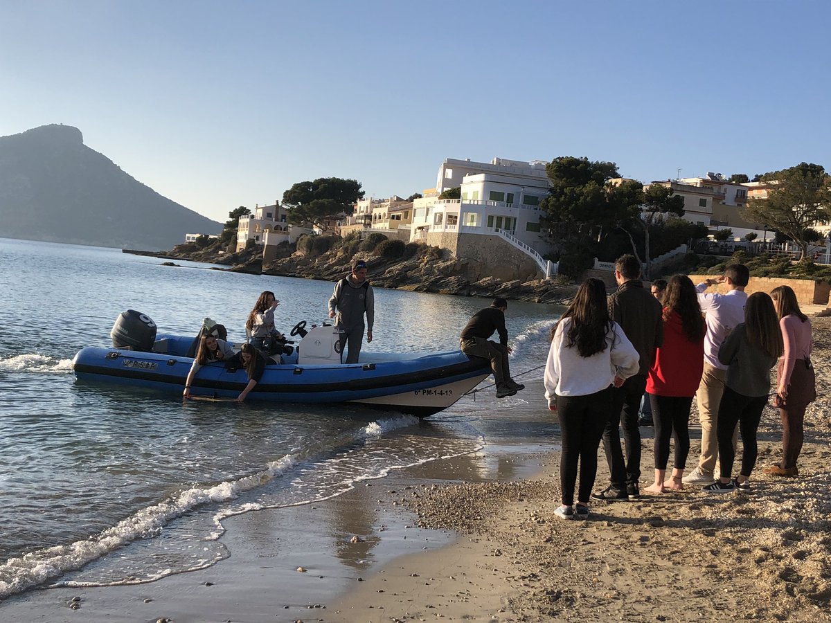 Avui les alumnes de 4t d’ESO han estat les encarregades d’anar a mesurar a la platja de #santelm. Continuem fent feina amb <a href="/soclimpact/">Soclimpact Project</a> 🌊
Per cert... ha vengut <a href="/IB3televisio/">IB3 Televisió</a> a gravar-nos! 🎥
#projectes #innovacióeducativa #sortirperaprendre #donescientífiques