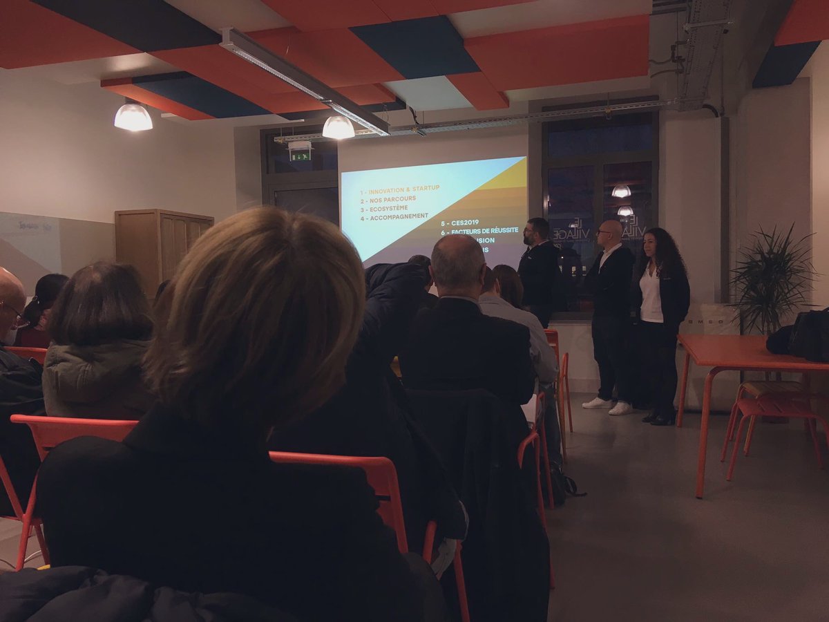 villageCANevers's tweet photo. 🔛 La 1ère conférence Inno In #Nevers a démarrée ! Ce soir, ils vont découvrir l’univers des #startup grâce aux retours d’expérience de 3 co-fondateurs ! 😀 @baptme @JohnFlynn_admin et Mélissa Aaroune. @bonjourplus https://t.co/AjVe05qFr2