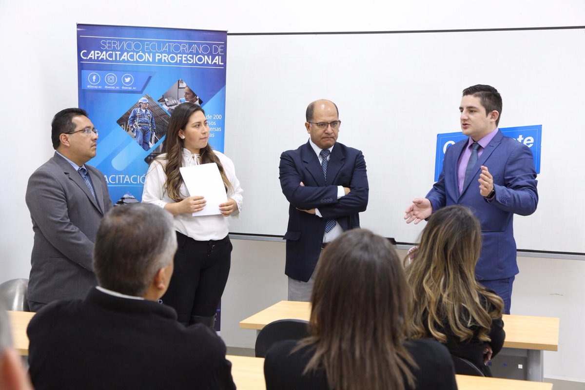 secap_ec's tweet photo. [Ahora] @mateo_coronel_c, Director Ejecutivo, participa en la inauguración de dos aulas en el Centro Múltiple de #Cuenca, en las cuales se brindará capacitaciones en Administración y Gastronomía.
#CapacítateConSecap #SecapZonal6 https://t.co/hznGaQ9ODo