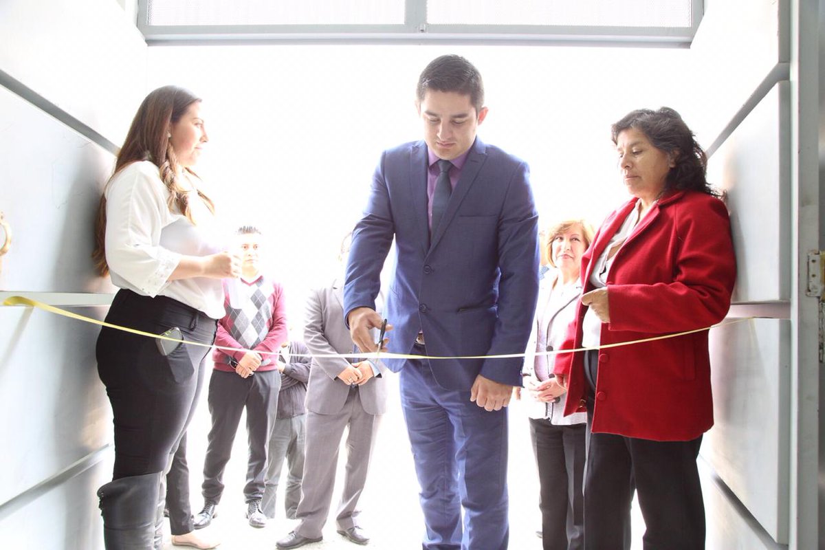 secap_ec's tweet photo. [Ahora] @mateo_coronel_c, Director Ejecutivo, participa en la inauguración de dos aulas en el Centro Múltiple de #Cuenca, en las cuales se brindará capacitaciones en Administración y Gastronomía.
#CapacítateConSecap #SecapZonal6 https://t.co/hznGaQ9ODo