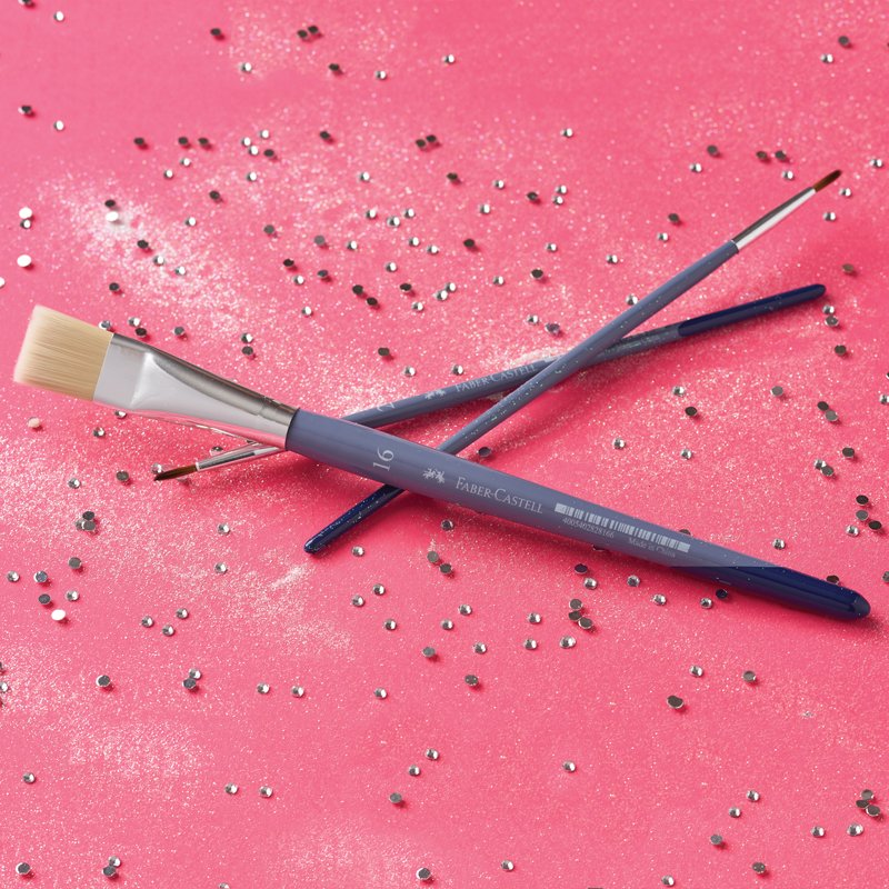 Faber-Castell Creative Studio Brushes are the perfect brushes for hobbyist artists. High-quality and great value for money!
.
.
.
#fabercastell #fabercastelluk #docrafts #westdesign #westdesignproducts #art #artist #brush #paintbrush